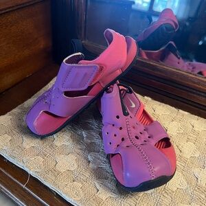 NIKE Classic Sunray Protect 2 Closed Toed Summer Sandals Pink Purple Girl's Sz 7